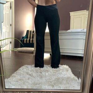 Under Armour Flare Workout Pants w/ pocket